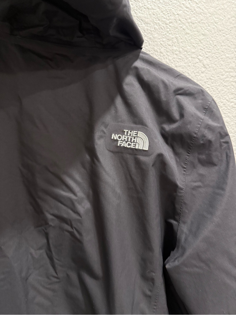 The North Face Black Hooded Rain Jacket - Picture 6 of 7